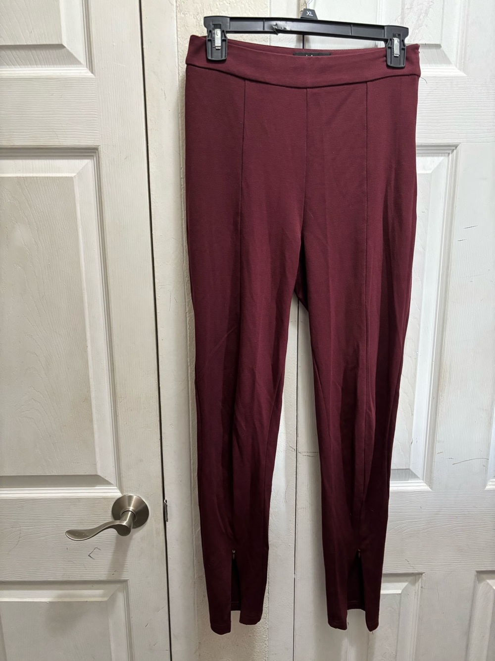 Lulus Slim Ponte Skinny Pants in Burgundy